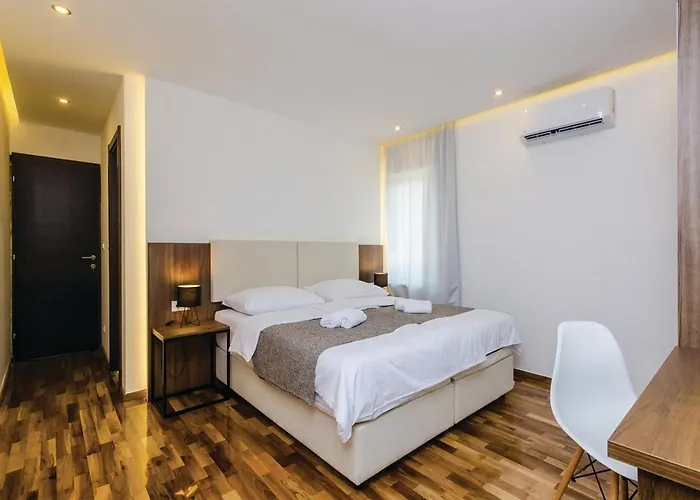 Stone Bliss With Private Pool, Near Dubrovnik 빌라 *